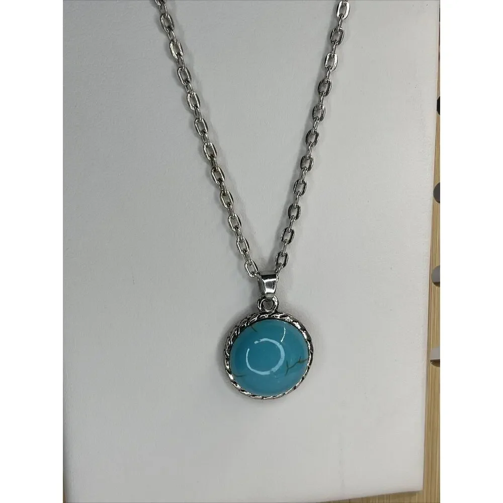 Silver Plated Faux Turquoise Pendant Necklace Stunning Chic Women's Fashion NEW